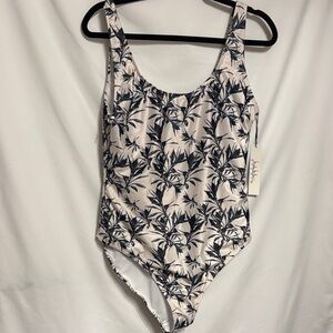 Nicole Miller Resortwear Leaf Pattern Women's One Piece Swimsuit SZ 1X NWT